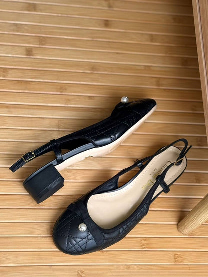 Dior

Size 36 to 42

500 dhs🇦🇪🇦🇪

Zain303
♥️♥️♥️