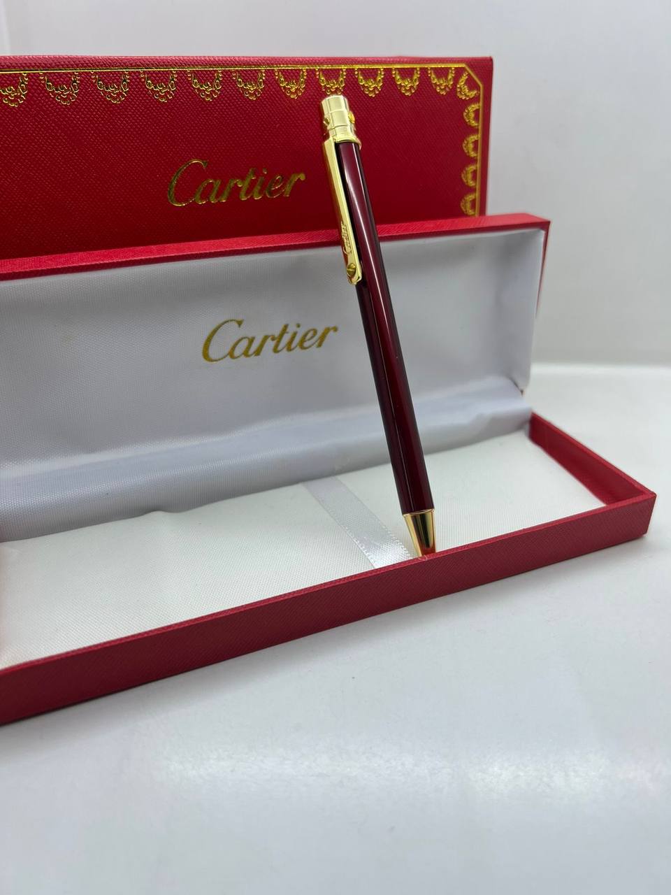 Cartier Pen
very good quality 
65 dhs✅

Zain182
♥️♥️♥️