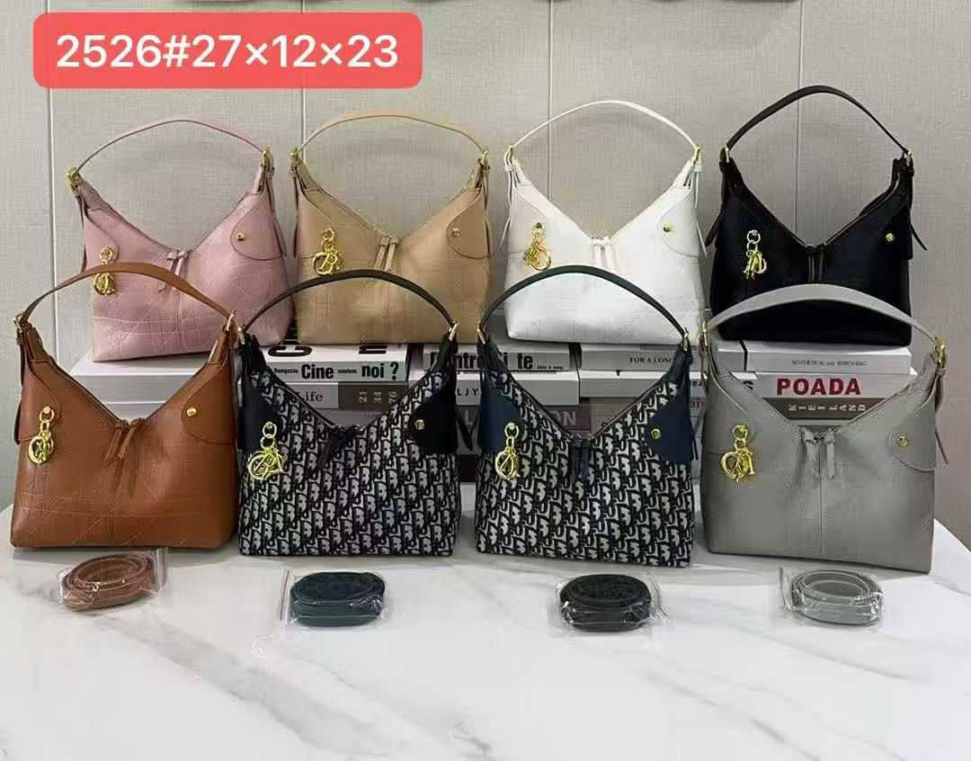CHRISTIAN DIOR
Voyage HOBO Bag
Made of Crinkled Calfskin
Gold metal Charms
With Long belt strap
NO BOX
Size: 27 cm


105 dhs🇦🇪🇦🇪🇦🇪

Zain239
♥️♥️♥️