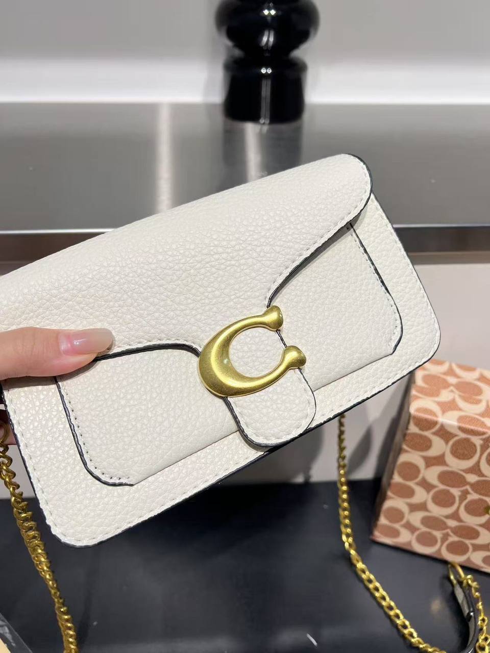 Coach ᴍɪɴɪ ᴛᴀʙʙʏ
sʟɪɴɢ ᴄʀᴏss ʙᴀɢ 
sɪᴢᴇ ; 20 cm
ᴡɪᴛʜ BOX
🎁🎁🎁

75 dhs✅

Zain31
♥️♥️♥️