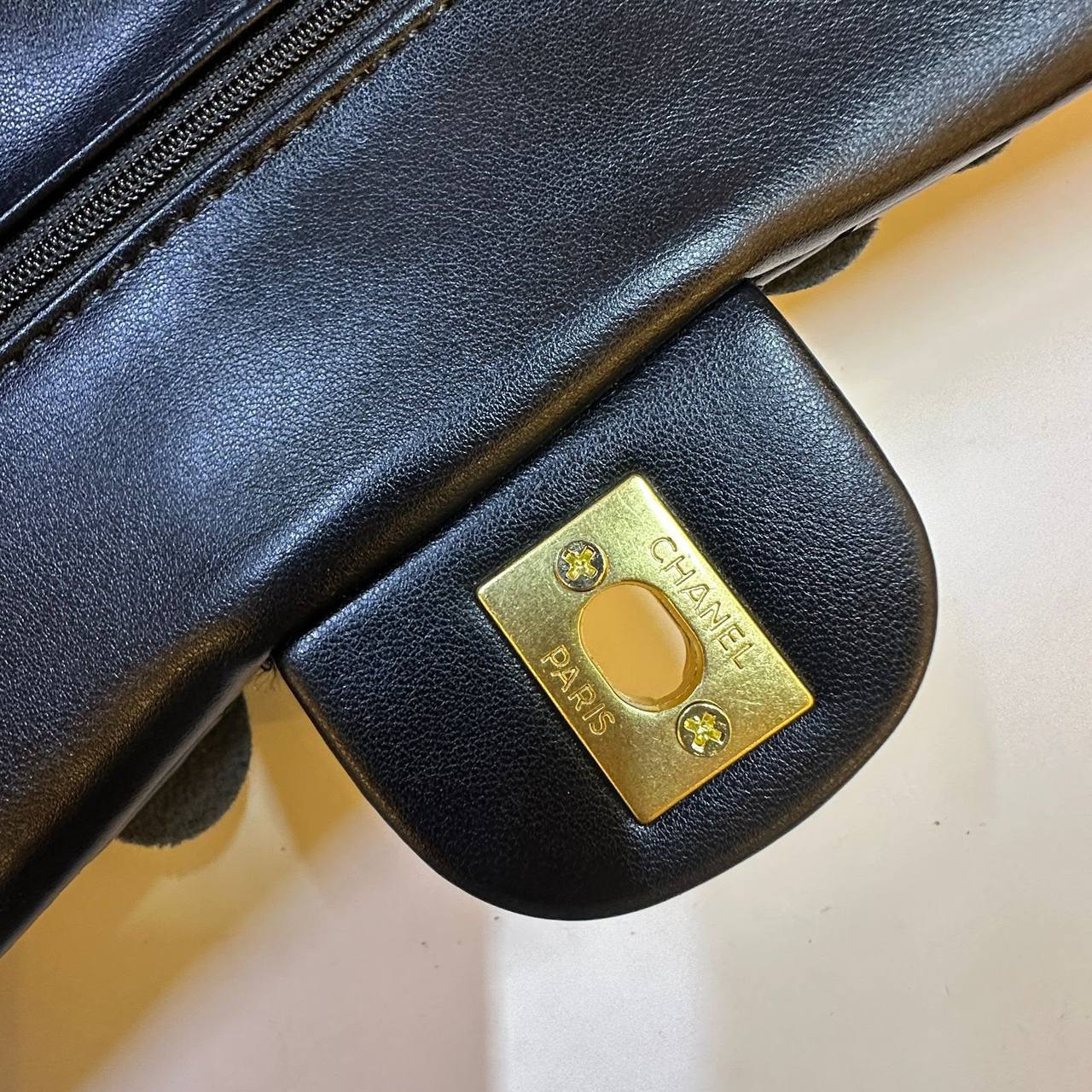 CHANEL COPY ONE NEW CAME WITH BOX 
150 dhs🇦🇪🇦🇪

Zain39
♥️♥️♥️