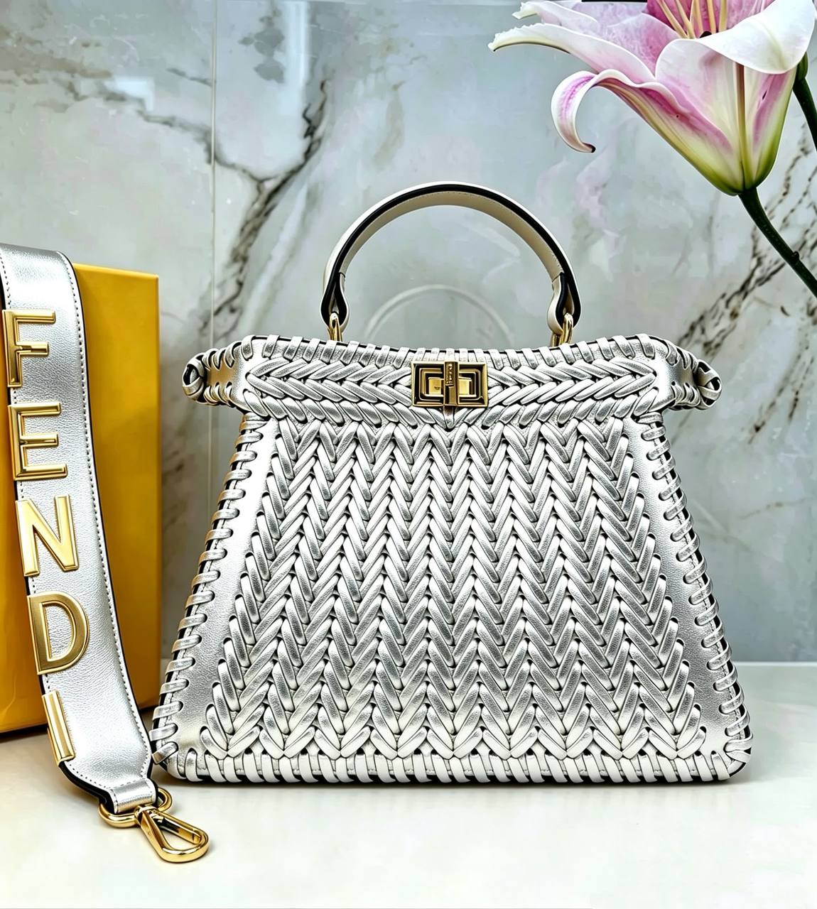 FENDI COPY ONE NEW CAME 
210 dhs🇦🇪🇦🇪

Zain295
♥️♥️♥️