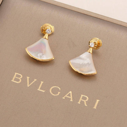 BVLGARI MASTER
SET ✨💫
95 DHS✅
WITH BOX AND PAPER BAG🎁🛍️

Zain89
♥️♥️♥️