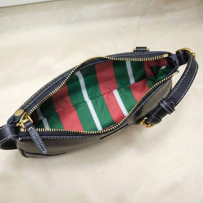 GUCCI 

Shoulder Bag 
With Small Strap
Gold Hardware
Size : 22 cm
With BOX

100 DHS🇦🇪🇦🇪

Zain239
♥️♥️♥️