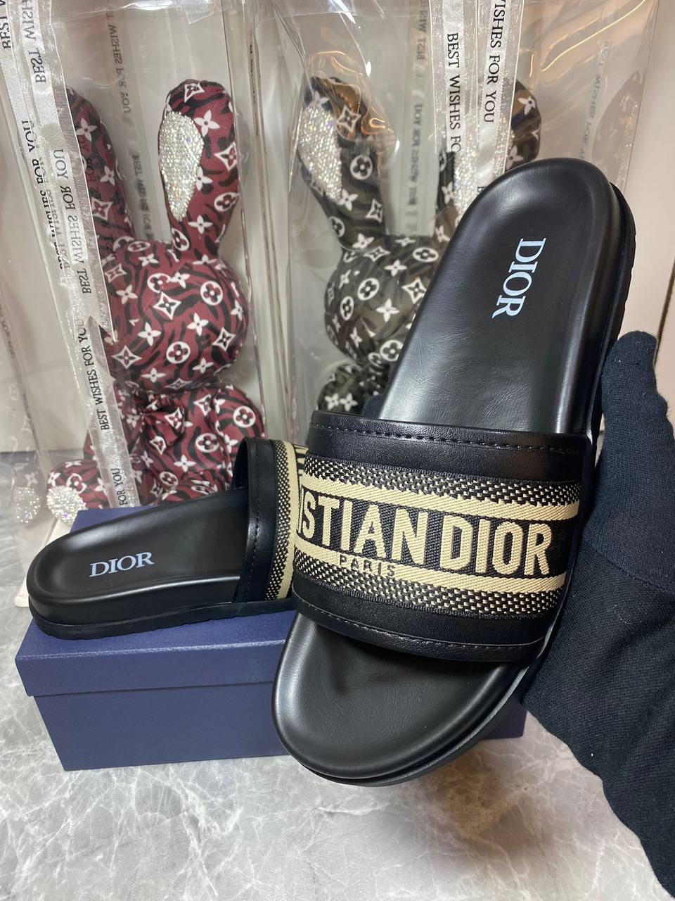 RAMADAN 
OFFER OFFER 🤩🤩
Dior Fendi  Gucci Slipper’s 
120 dhs🇦🇪

Zain242
♥️♥️♥️