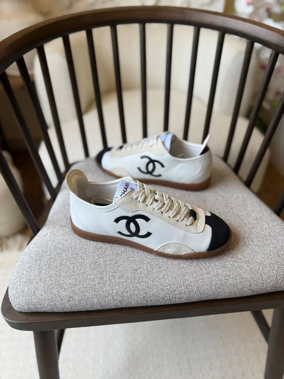 Chanel 
𝑨𝑨𝑨 𝑸𝒖𝒂𝒍𝒊𝒕𝒚
𝑺𝒊𝒛𝒆 𝟑5 𝒕𝒐 𝟒2 
450 dhs✅

Zain81
♥️♥️♥️