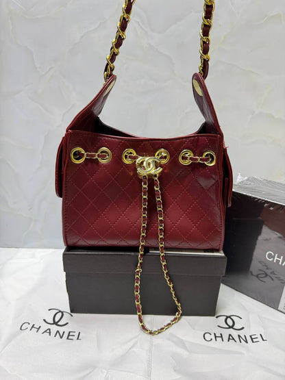 Chanel

High quality 

With box 
100 dhs🇦🇪🇦🇪

Zain136
♥️♥️♥️