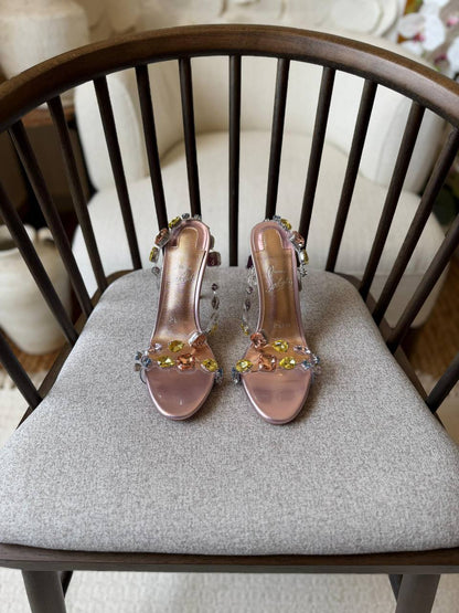 Louboutin
𝑨𝑨𝑨 𝑸𝒖𝒂𝒍𝒊𝒕𝒚
𝑺𝒊𝒛𝒆 35 𝒕𝒐 42 
550 dhs✅

Zain81
♥️♥️♥️