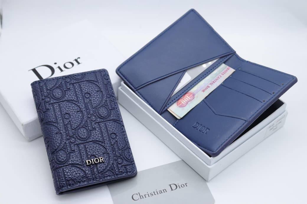 Dior Wallet 

65 dhs🇦🇪🇦🇪

With Box

Zain33
♥️♥️♥️