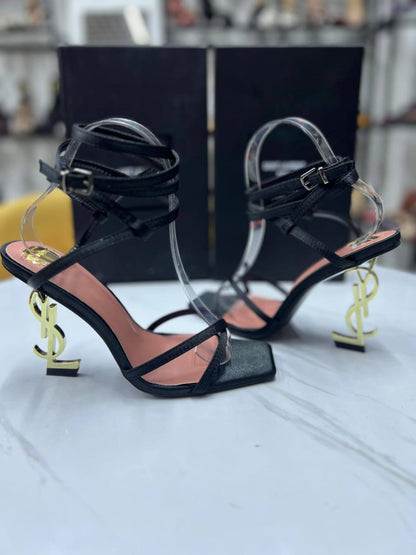 YSL
Size 36-41
130 dhs🪙🌨️

Zain21
♥️♥️♥️