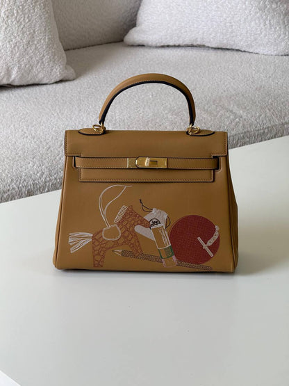 Hermes kelly 28cm💕
master quality😍

with box❤️
🎁🎁🎁

700 dhs🪙💕

Zain52
♥️♥️♥️