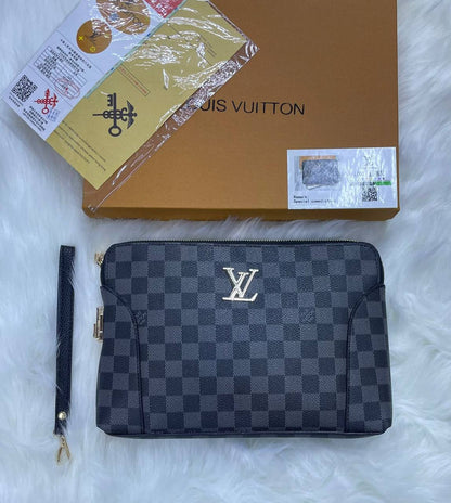 Men pouch 
65 dhs✅
with box
🎁🎁🎁

Zain72
♥️♥️♥️