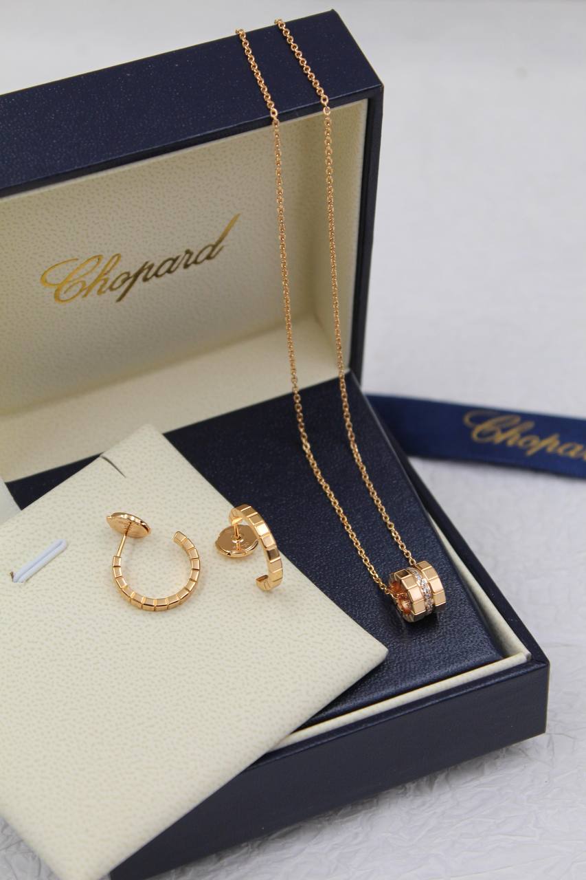 *Chopard* 💎
🆕🎉🥳🎊🆕
↗️ *Super Master Quality ®️*
Ice cube with stones ⤵️
Necklace & earrings ⤴️
For Price 👇 WTSP Text Zain 0568585901

Zain106
♥️♥️♥️