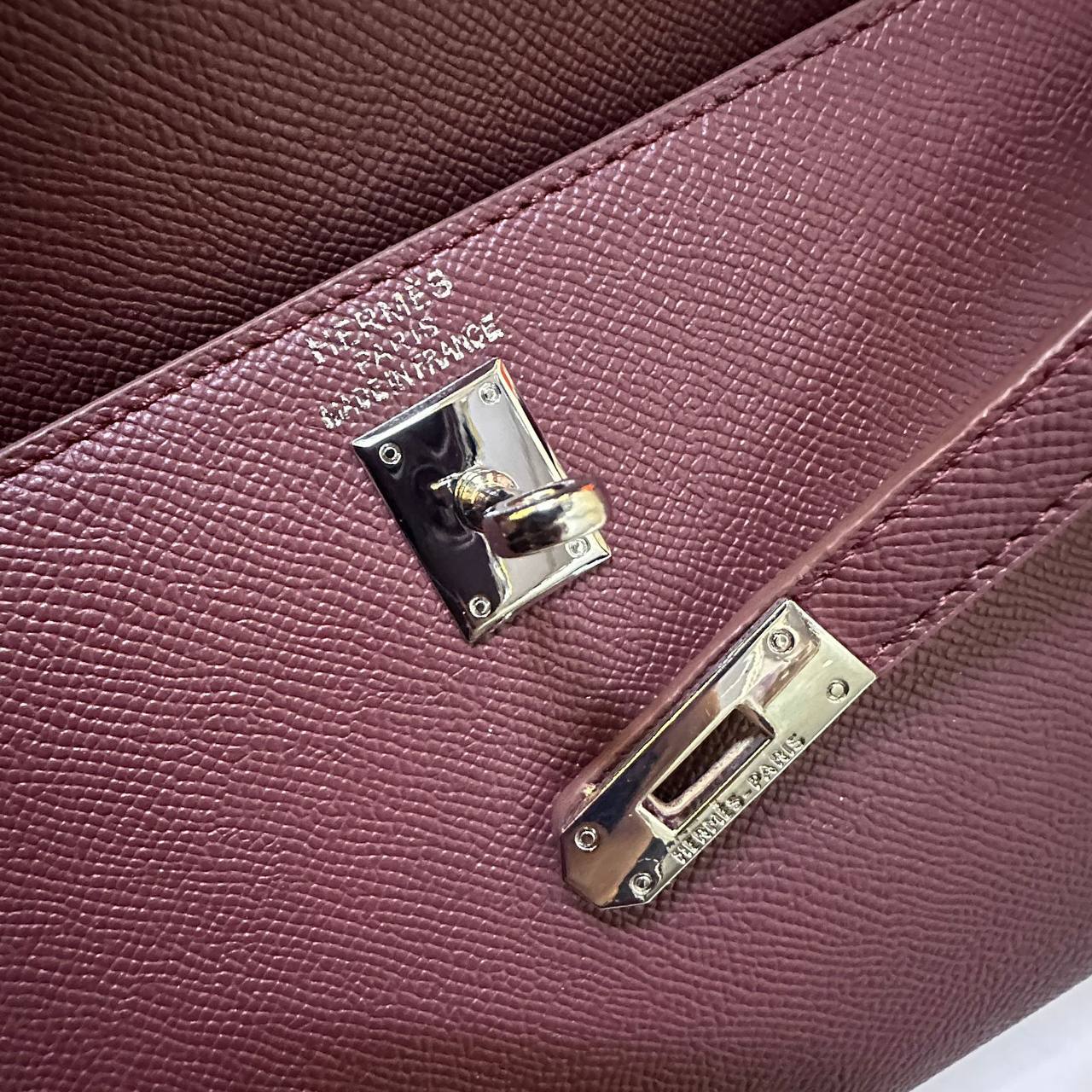 HERMES 

 GOOD QUALITY 
WITH BOX 
🎁🎁🎁

95 dhs✅

Zain39
♥️♥️♥️