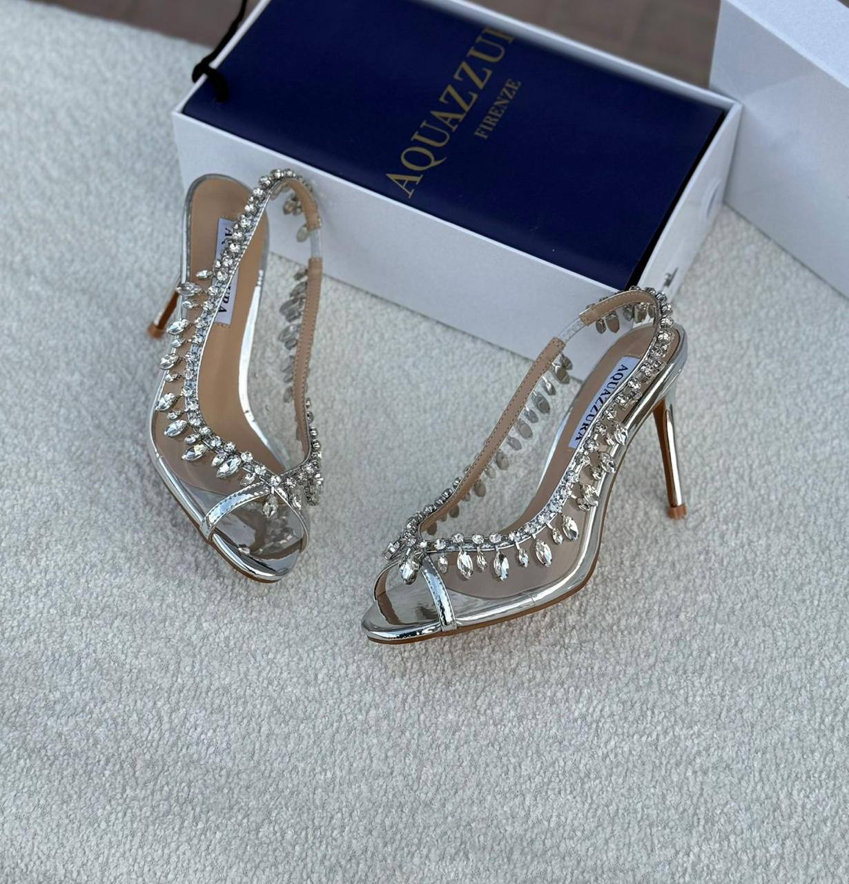 Aquazzura 

Size. 36 to 41 

130 dhs🇦🇪🇦🇪

Zain80
♥️♥️♥️