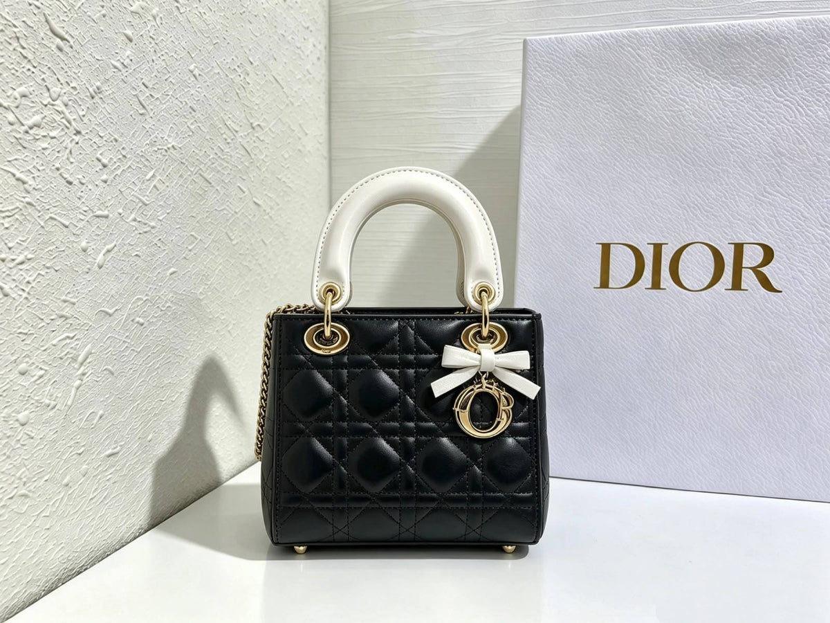 DIOR 

NEW CAME 

HIGH QUALITY 
WITH BOX 

125 dhs🇦🇪🇦🇪

Zain39
♥️♥️♥️