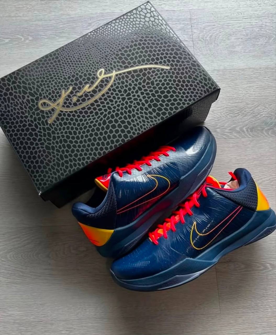 Kobe 5 Protro
Caitlin Clark Indiana Fever ，
Size 40-46 ，
250 dhs💓

Zain18
♥️♥️♥️