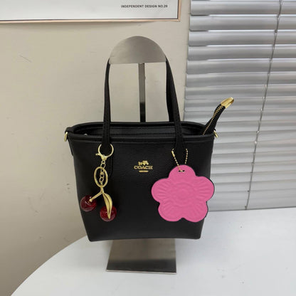 Coach 

With cherry 

With flower charm
With long sling 

70 dhs🇦🇪🇦🇪

Zain232
♥️♥️♥️