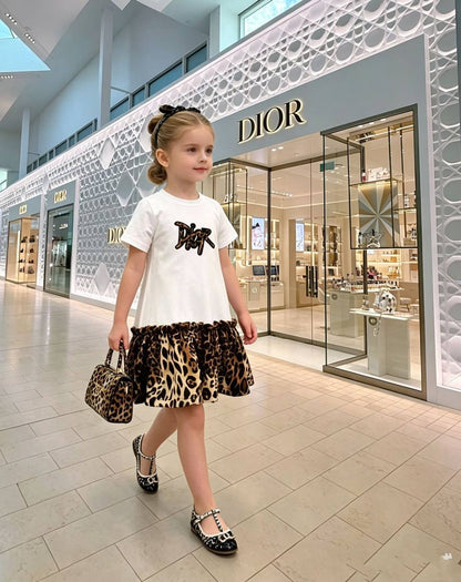 Chanel - D&G
2-10y 
95 dhs✅

Zain151
♥️♥️♥️