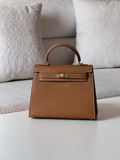 Hermes kelly 25cm💕master quality😍

with box❤️
🎁🎁🎁

380 dhs🪙🌨️

Zain52
♥️♥️♥️