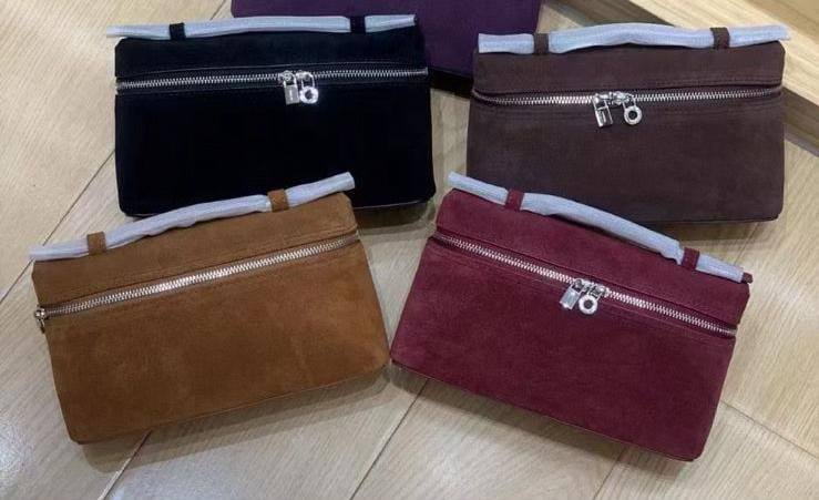 Loro Piana
High quality
19cm 

with box 
🎁🎁🎁

180 dhs🪙🌨️

Zain95
♥️♥️♥️
