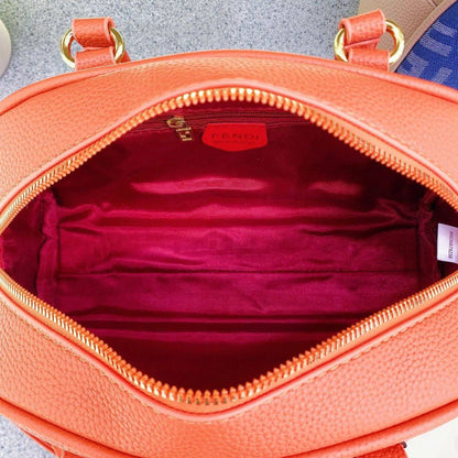 FENDI  ᴢᴜᴄᴄᴀ ᴛᴏᴘ ʜᴀɴᴅ
ғғ ᴊᴀᴄǫᴜᴀʀᴅ ᴄᴀɴᴠᴀs  ᴀɴᴅ 
ᴍᴀᴛᴛᴇ ʟᴇᴀᴛʜᴇʀ ᴍᴀᴛᴇʀɪᴀʟ
ɢᴏʟᴅ ʜᴀʀᴅᴡᴀʀᴇ
ᴡɪᴛʜ ʟᴏɴɢ ʙᴇʟᴛ sᴛʀᴀᴘ
sɪᴢᴇ : 28 cm

70 dhs✅

Zain31
♥️♥️♥️