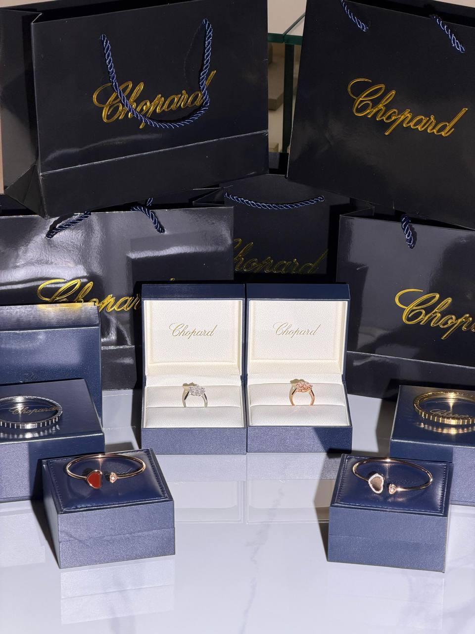 CHOPARD
New Collection 😍
Quality: Super Master 
Non -Tarnish color
For Price 👇 WTSP Text Zain 0568585901

Zain268
♥️♥️♥️