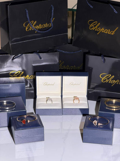 CHOPARD
New Collection 😍
Quality: Super Master 
Non -Tarnish color
For Price 👇 WTSP Text Zain 0568585901

Zain268
♥️♥️♥️