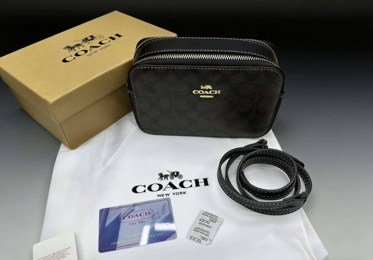 Coach

90 dhs💓

with box
🎁🎁🎁

Size:20*7*13

Zain07
♥️♥️♥️