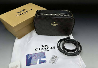 Coach

90 dhs💓

with box
🎁🎁🎁

Size:20*7*13

Zain07
♥️♥️♥️