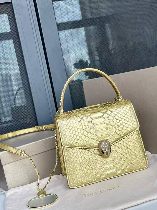Bvlgari New Master Bag

460 dhs🪙🌨️

Zain153
♥️♥️♥️