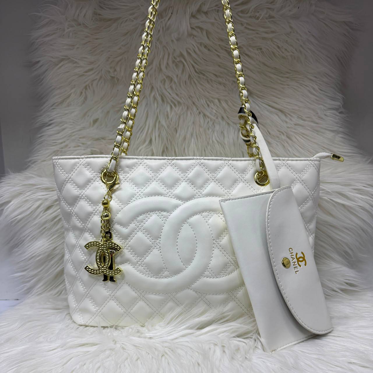 Chanel
2in1

With box 
🎁🎁🎁

75 dhs💓

Zain50
♥️♥️♥️
