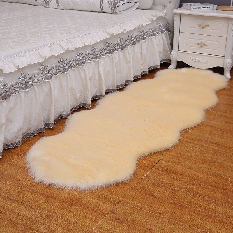 Rugs 
Size 180/60
80 dhs✅

Zain99
♥️♥️♥️