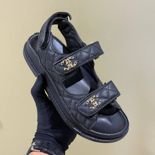 CHANEL SLIPPER 
110 dhs🪙💚
Size 36 TO 41

Zain40
♥️♥️♥️