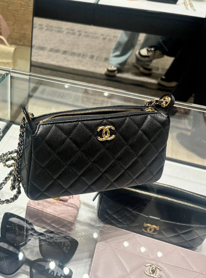 Chanel

With box
🎁🎁🎁

💓💓💓
95 dhs❣️

Zain07
♥️♥️♥️
