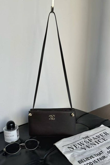 Chanel
withbox 
95 dhs🇦🇪🇦🇪

Zain143
♥️♥️♥️