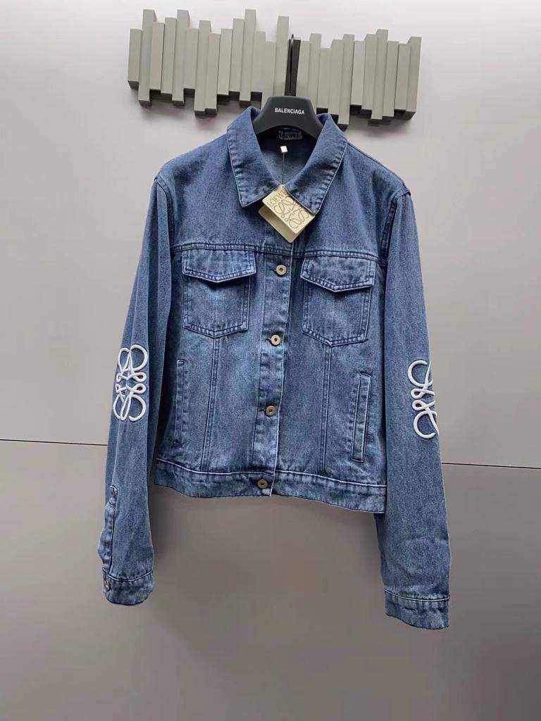 New collections 

good  quality  ✅

 Sizes:S M L xl 

Available now
240 dhs🇦🇪🇦🇪

Zain231
♥️♥️♥️