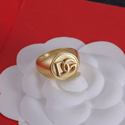 Ring 💍* ☘️
Master quality 

*45* dhs🪙💕 normal box 📦

Zain48
♥️♥️♥️