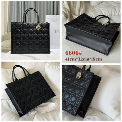 DIOR 
GOOD QUALITY
  BIG SIZE 
100 dhs✅
41CM

Zain39
♥️♥️♥️