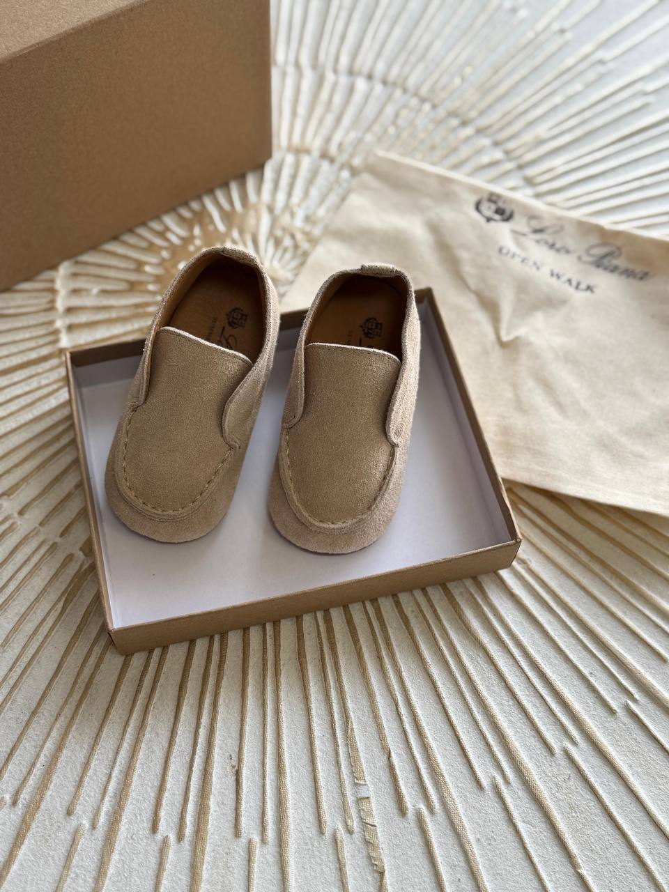 loro piana 
 Super master quality 😍
Size:21To25
250 dhs🪙🌨️

Zain261
♥️♥️