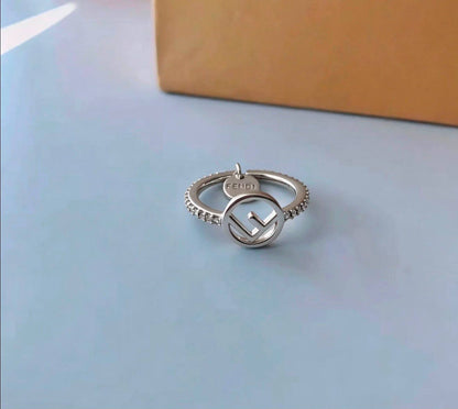 FENDI ❤️‍🔥
Ring 💍 available size👇
6,7,8,9
Master quality 💯
With normal boxes 🗃️ 
45 dhs🇦🇪🇦🇪

With master box 📦 
60 dhs 🇦🇪🇦🇪

Zain216
♥️♥️♥️