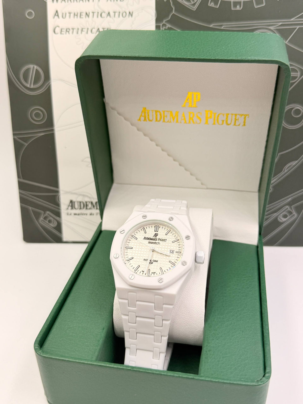 Ap  SWATCH  
60 dhs🇦🇪🇦🇪

with box 
battery

Zain85 
♥️♥️♥️