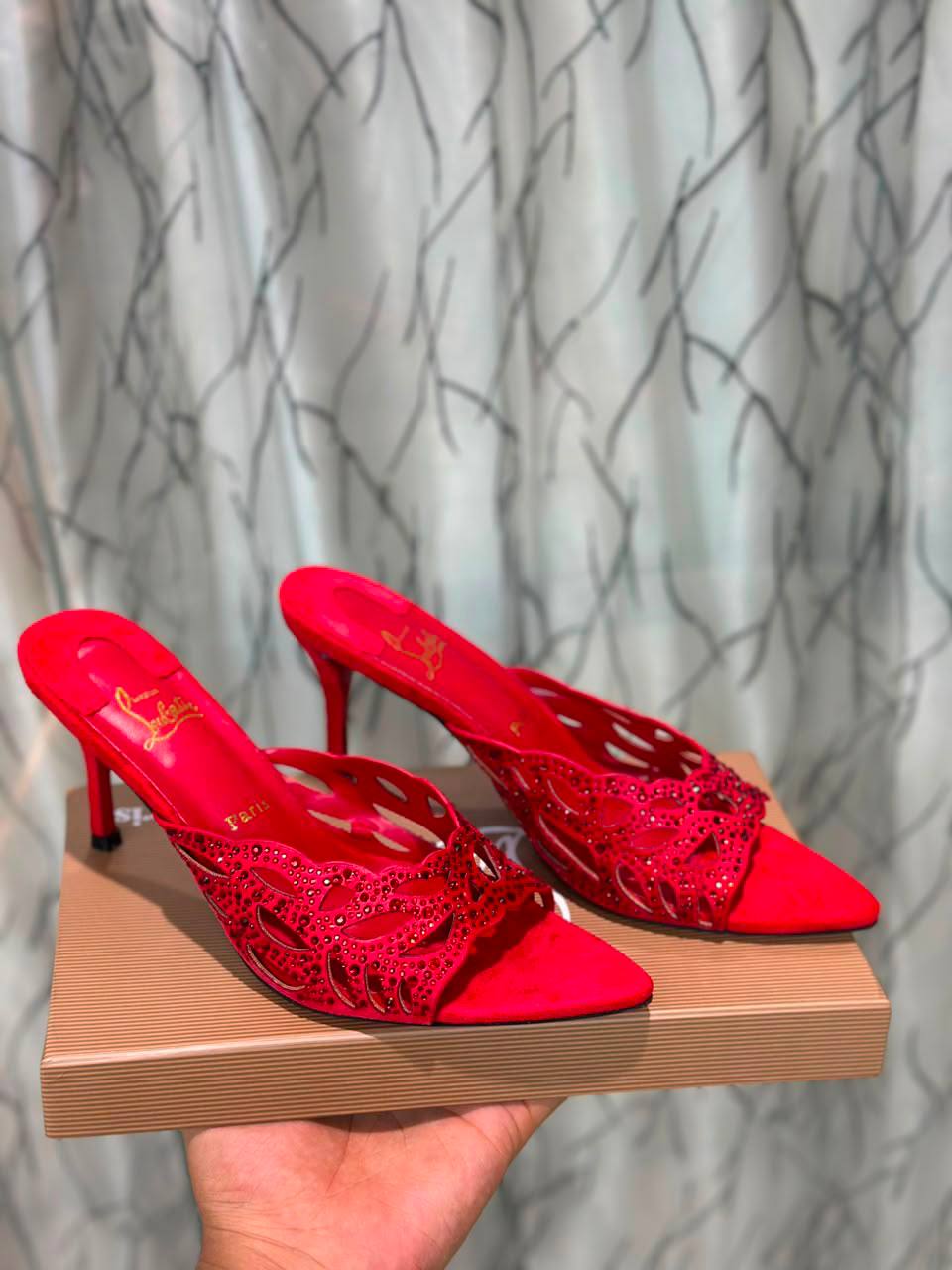 Christian 

size 36 to 41

120 dhs✅

Zain103
♥️♥️♥️