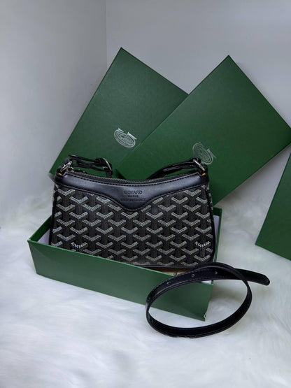 Goyard
✨✨NEW ✨✨
80 dhs🌺

with box
🎁🎁🎁

Zain38