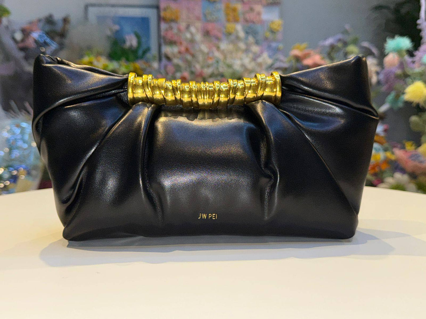 JW PEI 
HIGH QUALITY
115 dhs🪙🌨️

Zain44
♥️♥️♥️