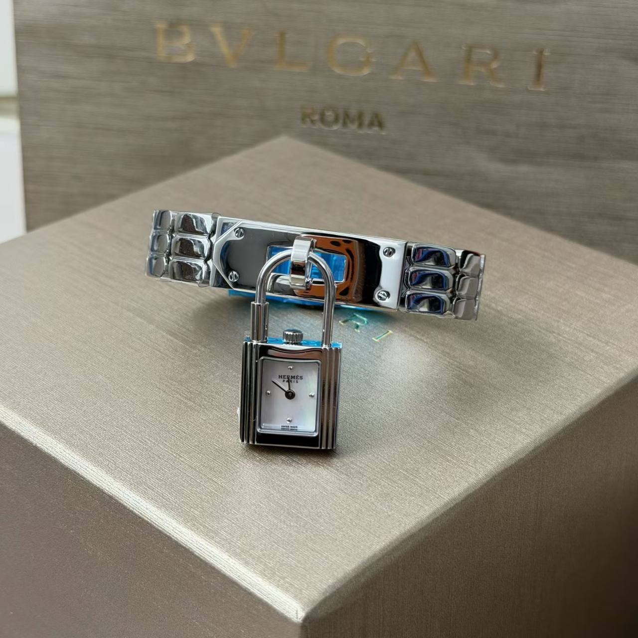 Bvlgari 
Master
445 dhs✅

with box paper bag
🎁🎁🎁

Zain85
♥️♥️♥️