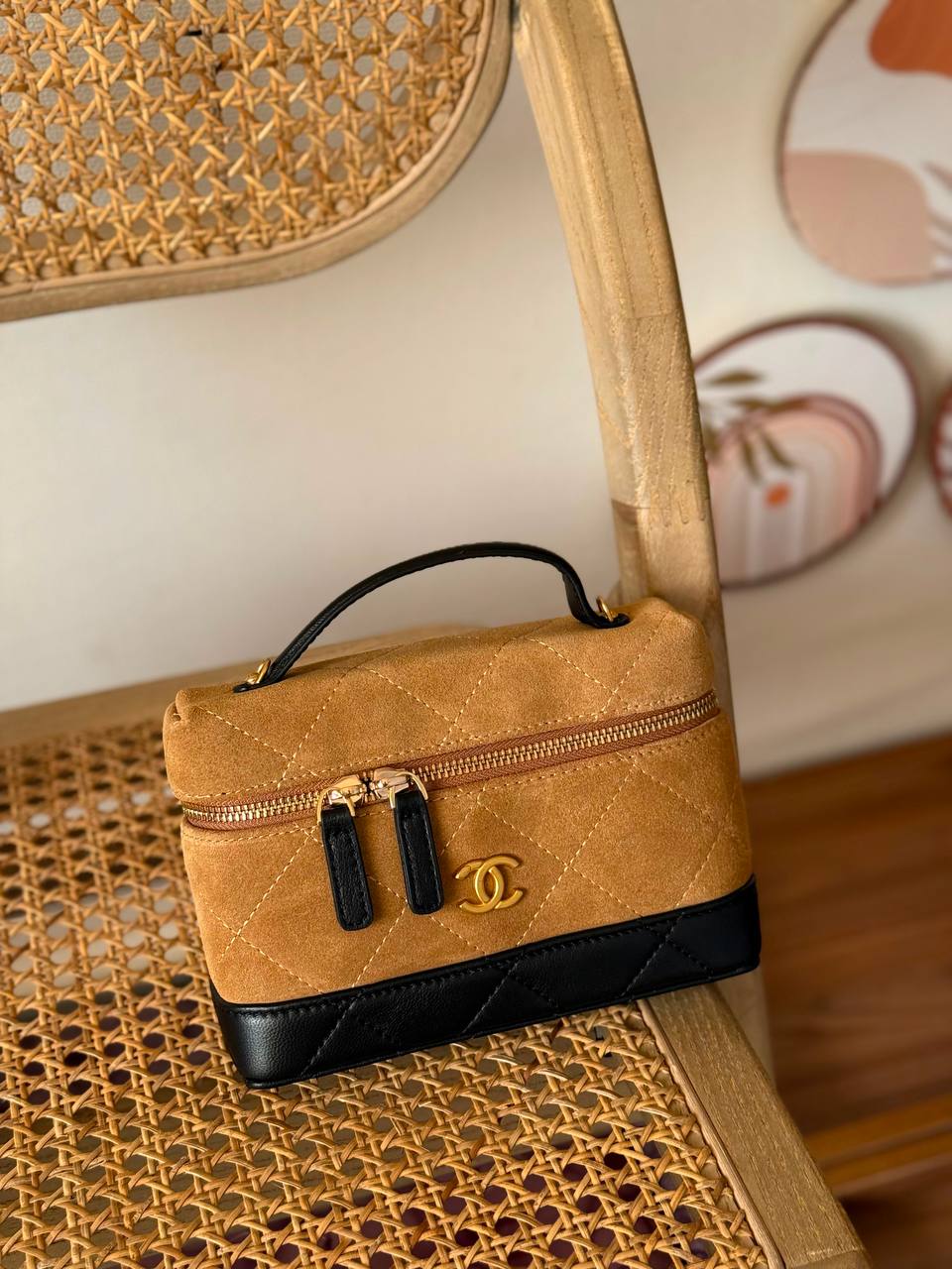 *New Collection✨✨✨
CHANEL
19cm
340 dhs🇦🇪🇦🇪
*MASTER QUALITY*
With box🎁

Zain167
♥️♥️♥️