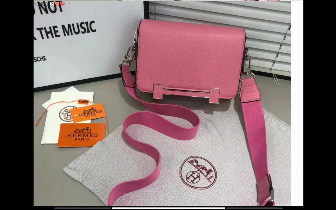 Hermes

105 dhs❤️

with box
🎁🎁🎁

Zain143
♥️♥️♥️