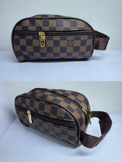 🎉 Man hand bag🎊
Good quality
Size : 21  * 12.5 cm
25 dhs✅

Zain115
♥️♥️♥️