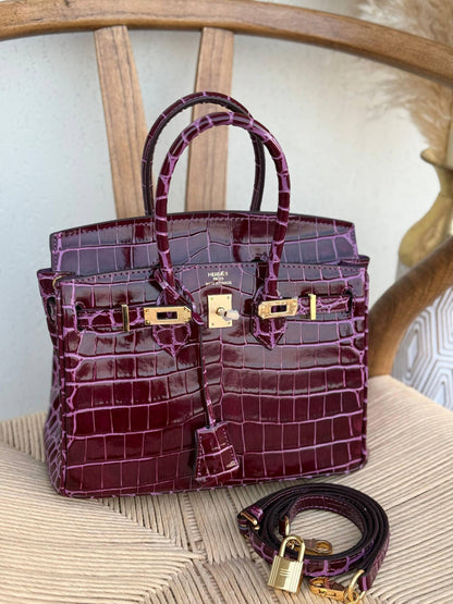 HERMES
25cm
380 dhs👑
Top quality 
With box🎁

Zain167
♥️♥️♥️